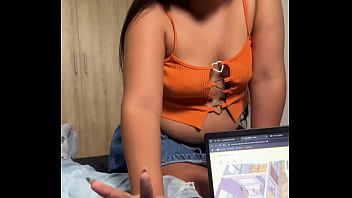 Dejame estudiar prima ya van dos veces que nos pillan y no quiero problemas