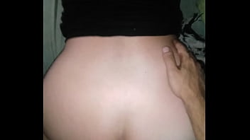 Masturbo a mi novia y tenemos sexo en cuatro