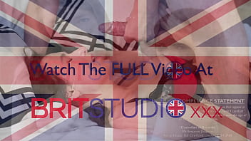 British brunette fucks her tinder date