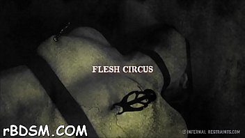 Caged up sweethearts are to pleasured each other