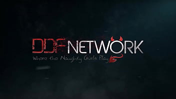 Stuffing snatch & ass kinky hot newcomer dp's herself