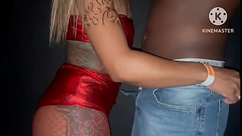 Esposa com negão sem camisinha na cabine do carícia Esposa com negão sem camisinha na cabine do carícia