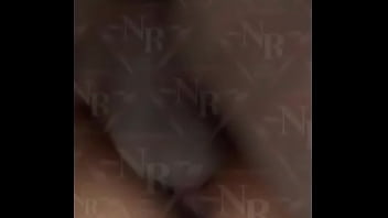 Essa safada falou que gosta de ser arrebentada por rola grande grossa e preta