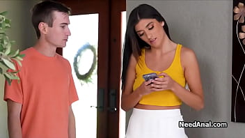 Spicing up sex life with ass play