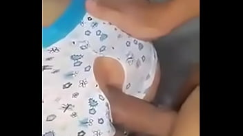 Perdendo o cabaço do cu