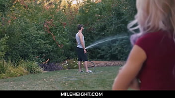 Cock addicted wife seeks for fresh collagen sperm