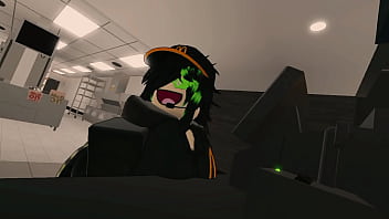 Mcdonald's worker moving her ass for costumer