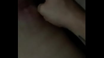 Se moja y me llena de crema la mano