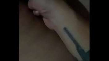 Se moja y me llena de crema la mano