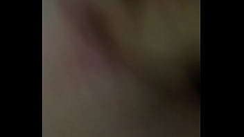 Se moja y me llena de crema la mano