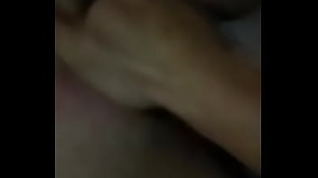 Se moja y me llena de crema la mano