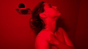 Squirt gabi silva uma loira gostosa cheia de tesão e gozando bem gostoso