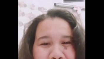 A woman shows me her boobs