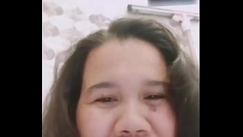 A woman shows me her boobs