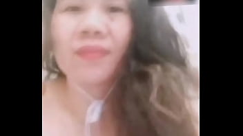 A woman shows me her boobs