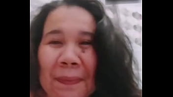 A woman shows me her boobs