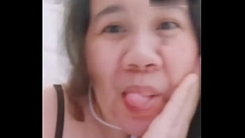 A woman shows me her boobs