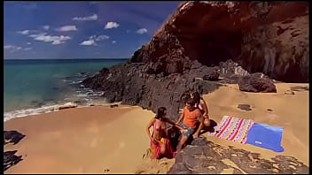 An anal hardcore scene with simonne and sonia on the beach