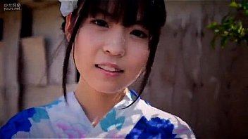 由良樱漂亮的白色裸