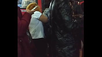 Puta de jaqueta de nylon