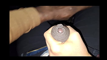 Tudo começou no carro depois levei essa casada pra levar rola grande e grossa no quarto diz ela que o marido adora limpar a porra que eu deixo dentro dela