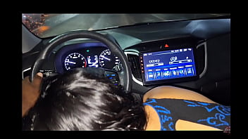 Tudo começou no carro depois levei essa casada pra levar rola grande e grossa no quarto diz ela que o marido adora limpar a porra que eu deixo dentro dela