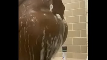 Ebony thot shows fat pussy