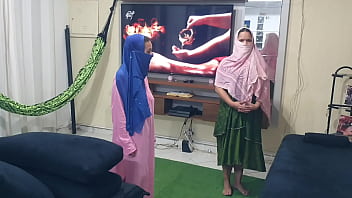 Novinha virgem aprende a profissão da mãe com chefe da tribo massagem tailandesa