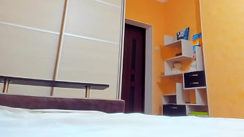 Magrinha gostosa sentando gostoso