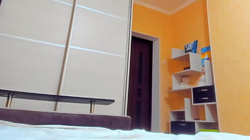 Magrinha gostosa sentando gostoso