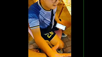 Massive hand vs tiny hands