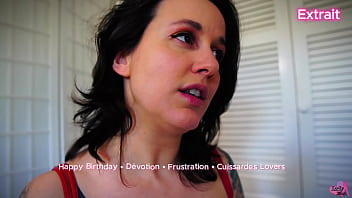 12 min 06 en adoration devant ta déesse tu aime être si faible devant