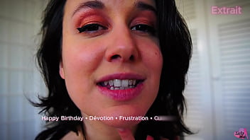 12 min 06 en adoration devant ta déesse tu aime être si faible devant