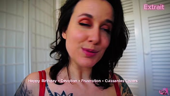 12 min 06 en adoration devant ta déesse tu aime être si faible devant