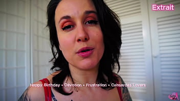 12 min 06 en adoration devant ta déesse tu aime être si faible devant