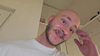 I forgot milk for her coffee again so i gave her a double creampie