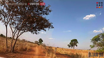 Ela fez eu parar no meio da estrada para eu gozar na boquinha dela dread hot fazendo sexo em público