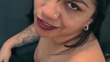 Golden shower com final nicoly se entrega no pov quente