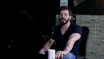 Começou cedo no swing trocou de trabalho na pandemia e depois que a família descobriu entrou pro pornô de vez arthur aily sheer red