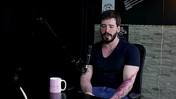 Começou cedo no swing trocou de trabalho na pandemia e depois que a família descobriu entrou pro pornô de vez arthur aily sheer red