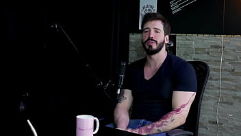 Começou cedo no swing trocou de trabalho na pandemia e depois que a família descobriu entrou pro pornô de vez arthur aily sheer red