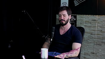 Começou cedo no swing trocou de trabalho na pandemia e depois que a família descobriu entrou pro pornô de vez arthur aily sheer red