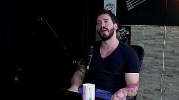 Começou cedo no swing trocou de trabalho na pandemia e depois que a família descobriu entrou pro pornô de vez arthur aily sheer red