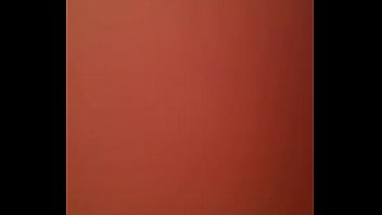 Despertando con mi verga a la tía del jardín