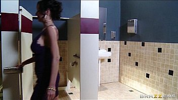 Pair of slutty girlfriends decide to share big dick in a threesome