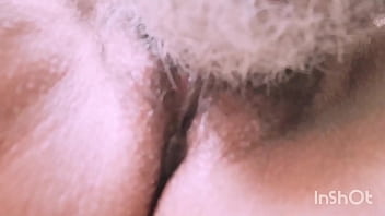 Probando miel caliente delicioso