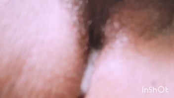 Probando miel caliente delicioso