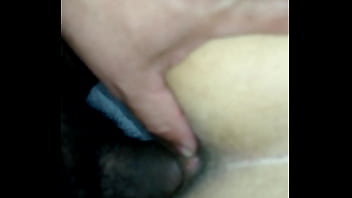 Só tocando no cuzinho