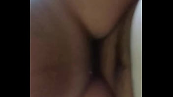 Hermosa chica con grandes tetas le gusta que se la metan hasta el fondo