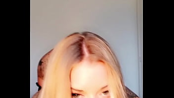 Met le son c'est bientôt noël fait toi plaisir avec moi